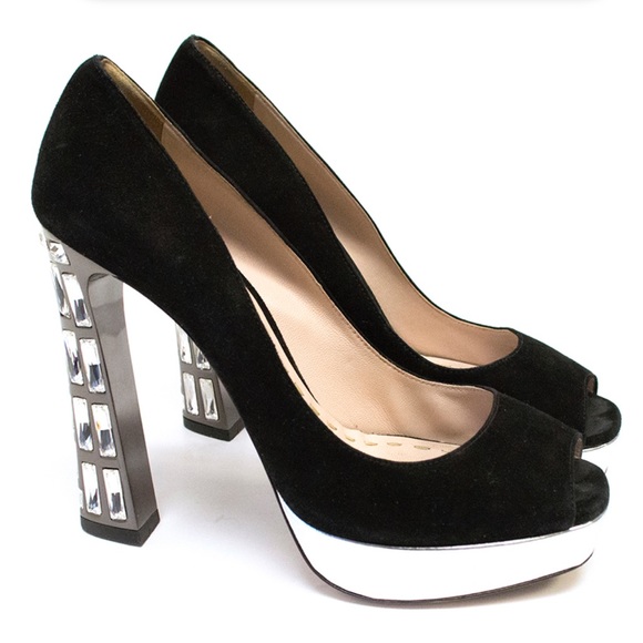 🔥NEW MIU MIU🔥 Swarovski Crystal-Embellished Suede Heels - Picture 2 of 11